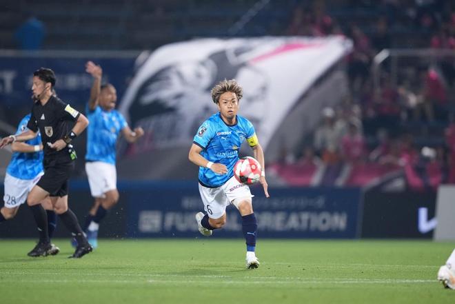 包含鹿岛鹿角战胜对手，晋级淘汰赛的词条