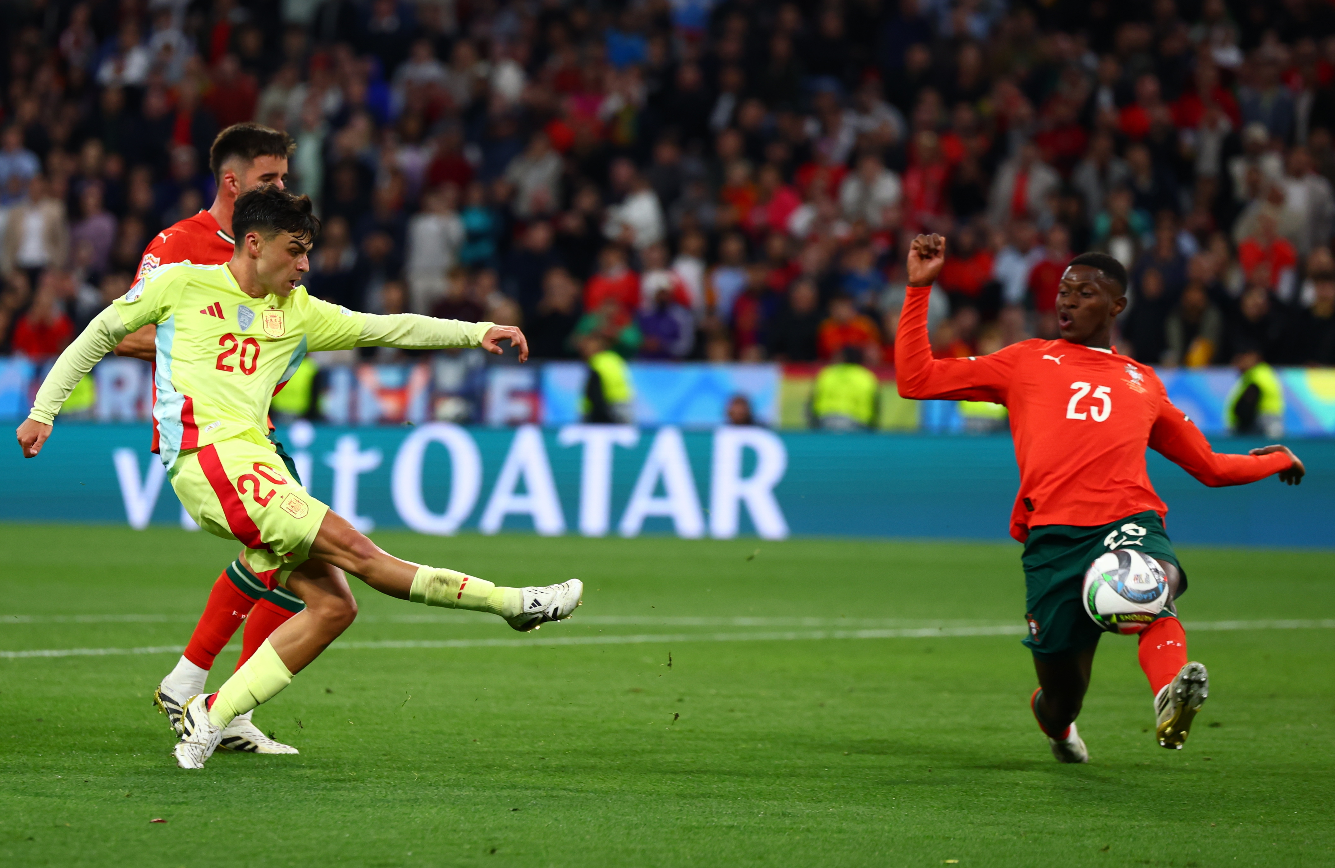 包含葡萄牙女足队备战世界杯，力争好成绩的词条