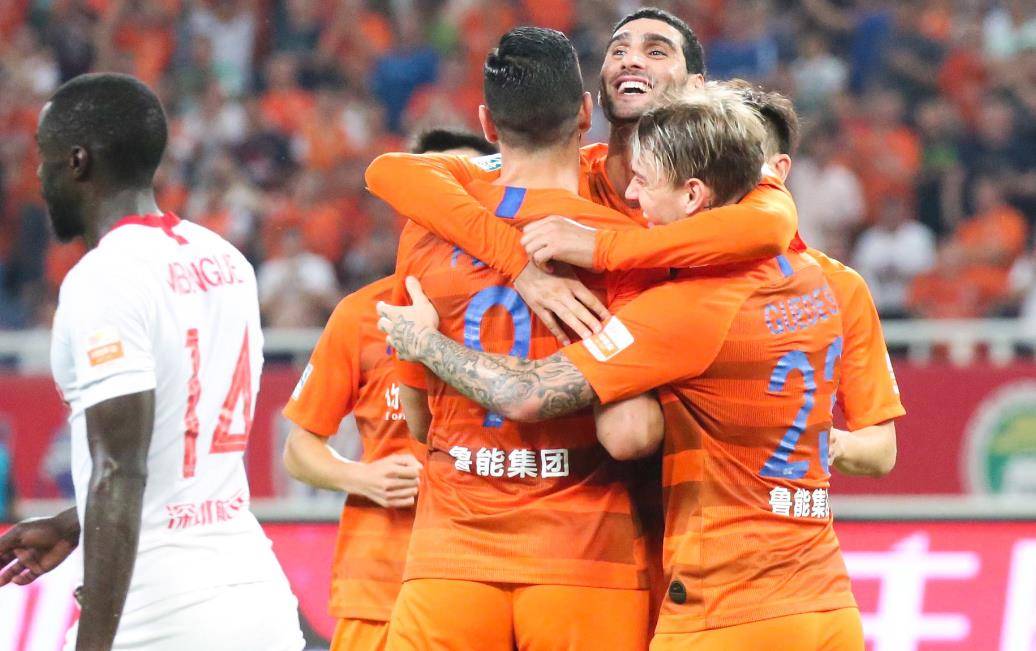 包含深圳佳兆业客场逼平山东鲁能，保持不败势头的词条