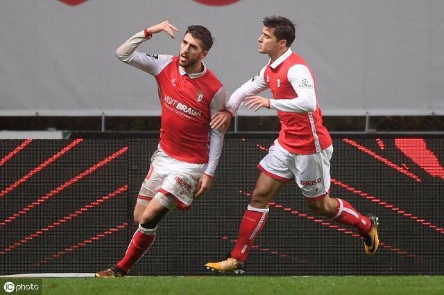 双线作战保持不败战绩，士气高昂