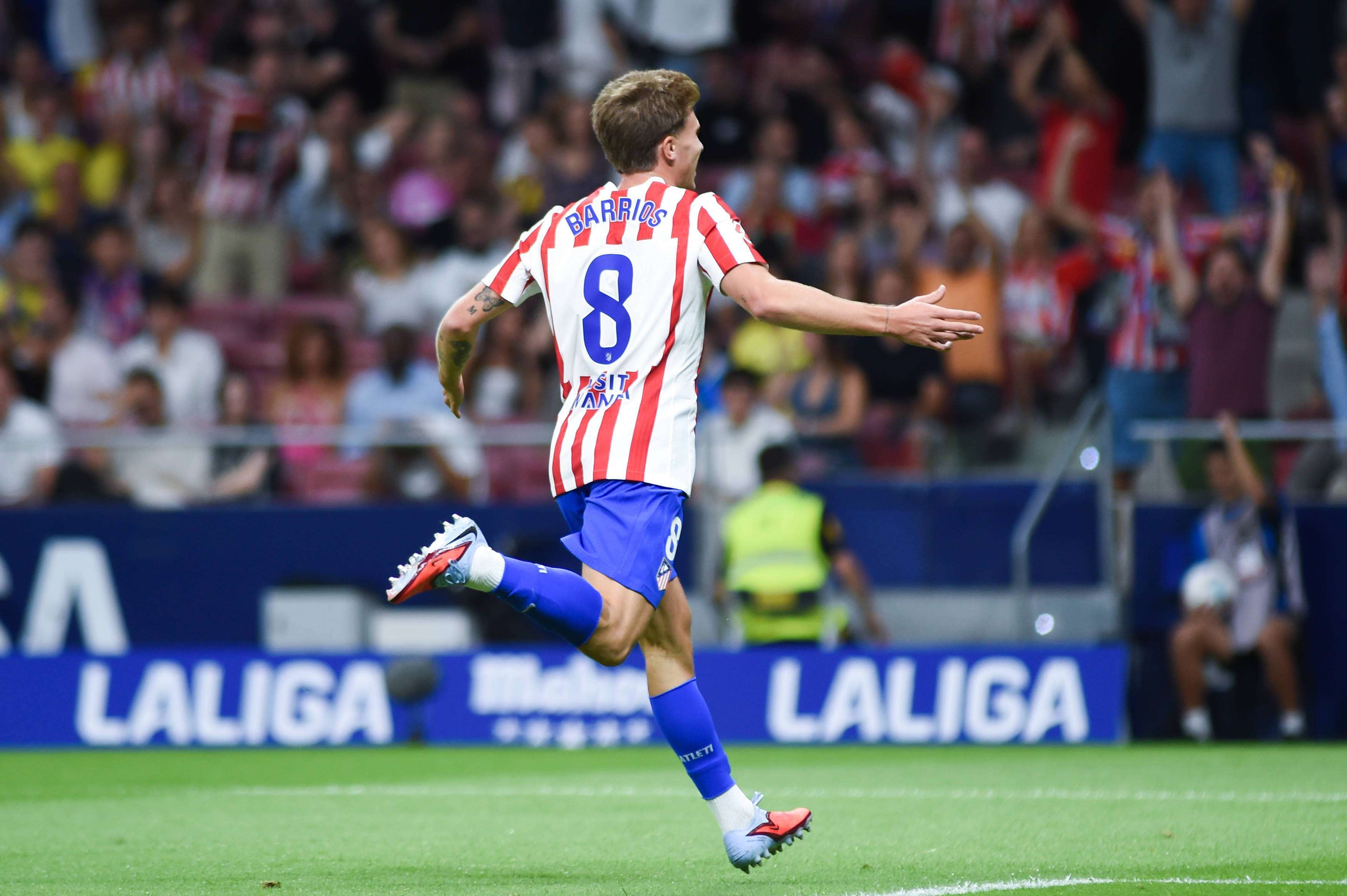 法国力克塞维利亚,奥亚尔萨瓦尔点燃赛场 法国力克塞维利亚,奥亚尔萨瓦尔点燃赛场