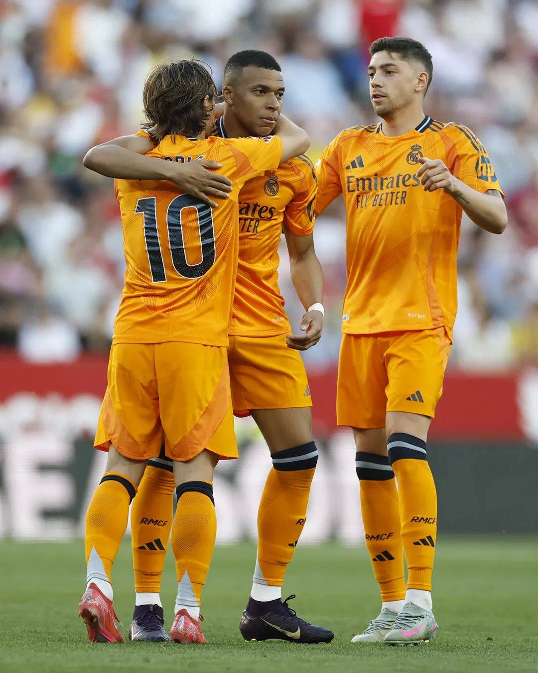 塞维利亚轻取曼联,姆巴佩点燃赛场 塞维利亚轻取曼联,姆巴佩点燃赛场