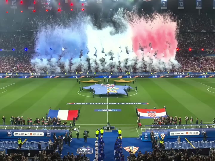 塞维利亚轻取曼联,姆巴佩点燃赛场 塞维利亚轻取曼联,姆巴佩点燃赛场