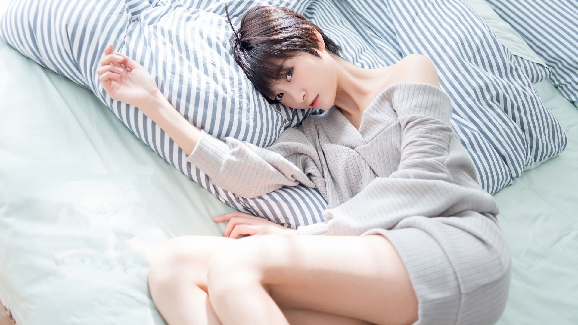 冰川之下,库尔图瓦在激流中重塑金身—于加拿大与尼日利亚的战争废墟上,一个门神的孤高加冕