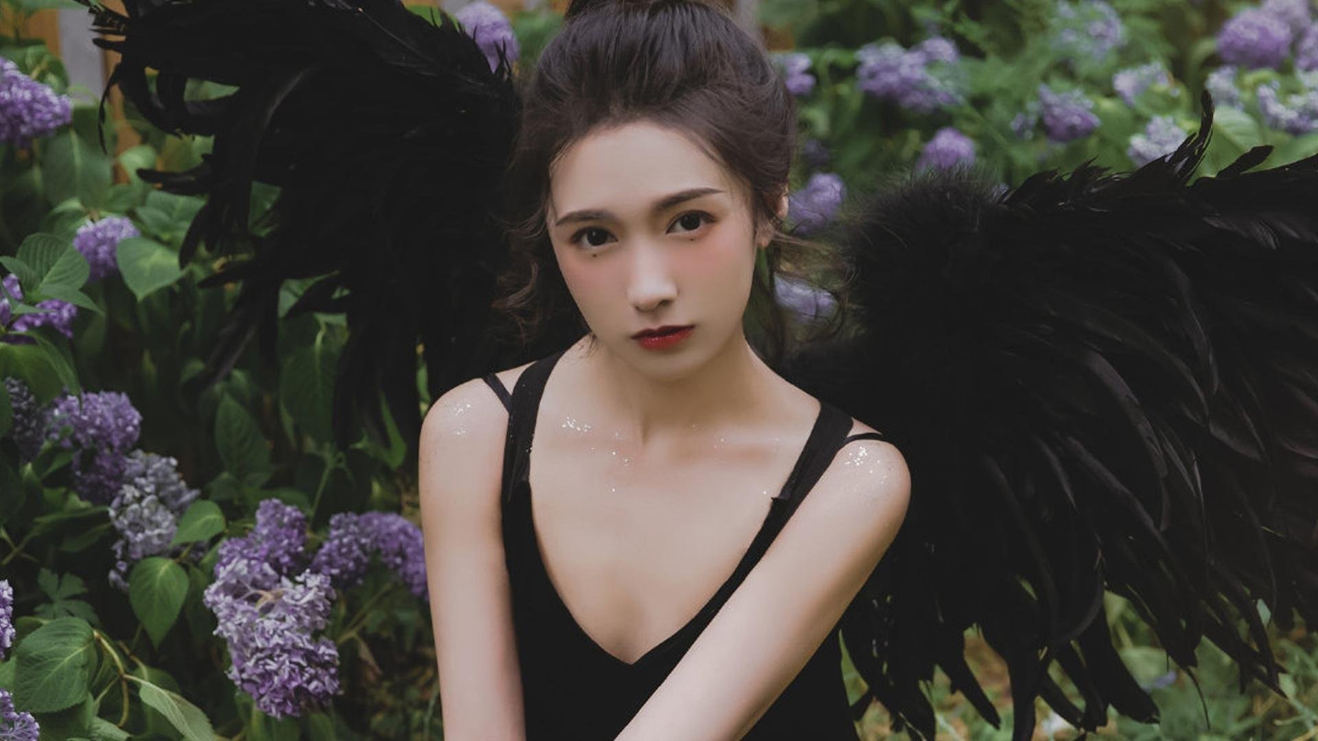 沉默指挥家与风暴核心，勇士如何用两种节奏驯服广厦，爱德华兹全程高能交响曲